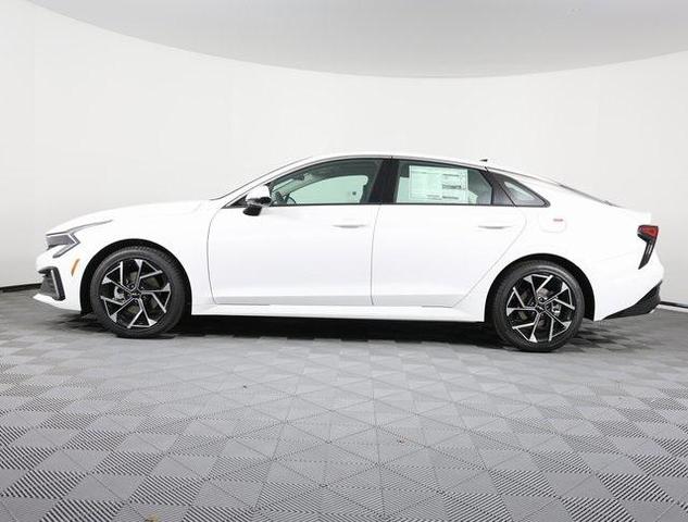 Photo of 2025 Snow White Pearl Kia K5
