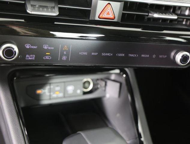 Photo of 2025 Snow White Pearl Kia K5