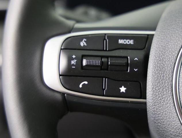 Photo of 2025 Snow White Pearl Kia K5
