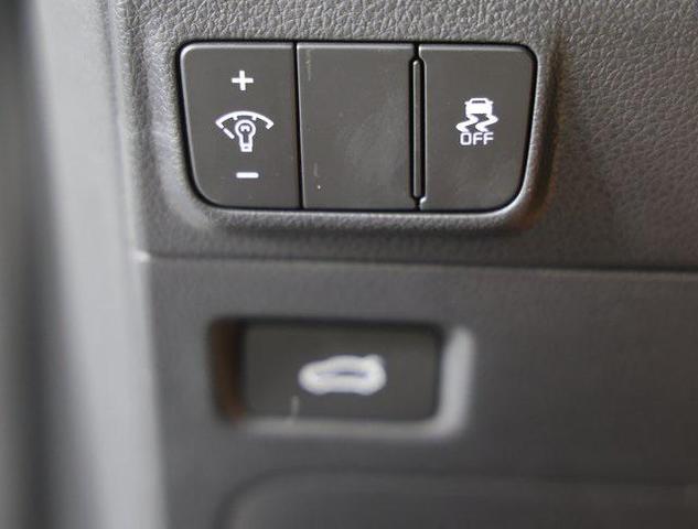 Photo of 2025 Snow White Pearl Kia K5