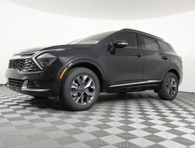 Photo of 2025 Fusion Black Kia Sportage Hybrid