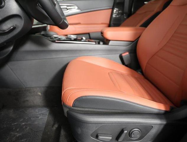 Photo of 2025 Fusion Black Kia Sportage Hybrid