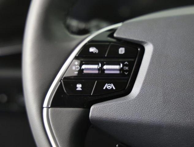 Photo of 2025 Mineral Blue Kia Niro