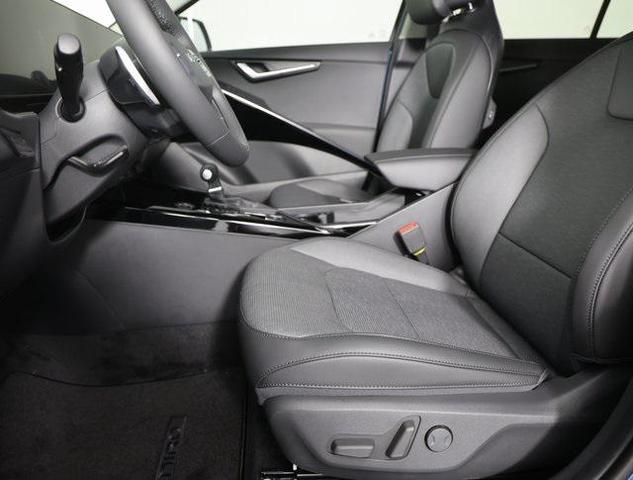 Photo of 2025 Mineral Blue Kia Niro