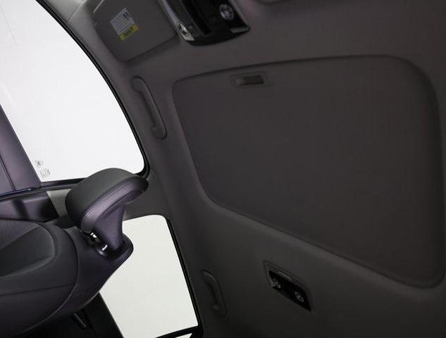 Photo of 2025 Mineral Blue Kia Niro