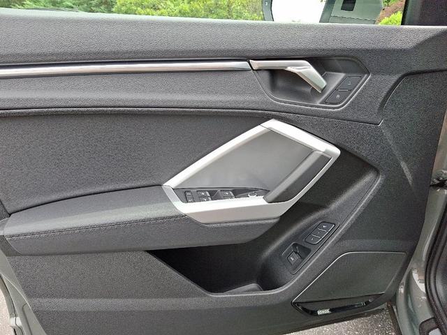 Photo of 2024 Chronos Gray Metallic Audi Q3