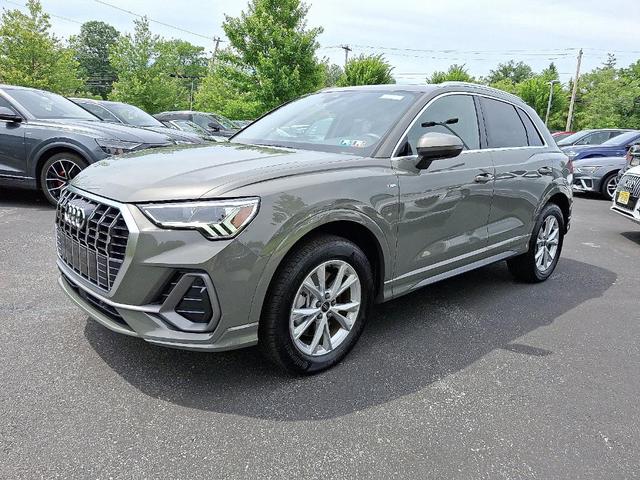 Photo of 2024 Chronos Gray Metallic Audi Q3