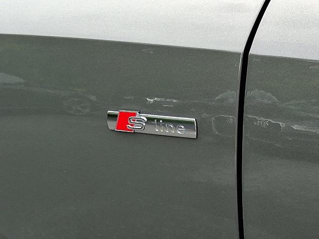 Photo of 2024 Chronos Gray Metallic Audi Q3