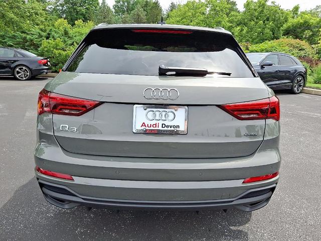 Photo of 2024 Chronos Gray Metallic Audi Q3