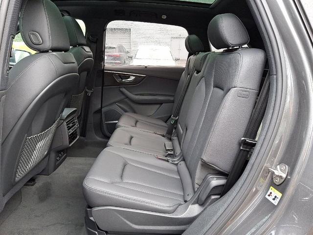 Photo of 2025 Samurai Gray Metallic Audi Q7
