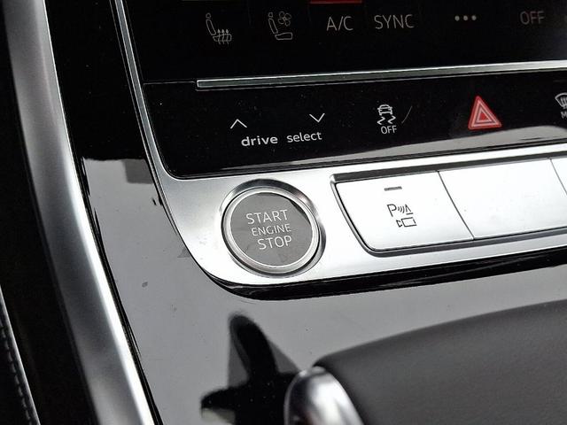Photo of 2025 Samurai Gray Metallic Audi Q7