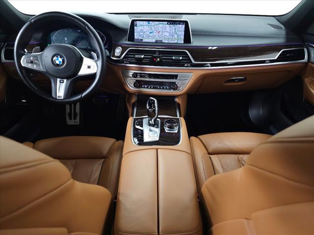 Photo of 2022 Mineral White Metallic BMW 750