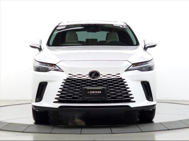 Photo of 2023 White Lexus RX 350