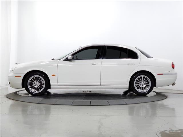 Photo of 2007 Porcelain Jaguar S-Type