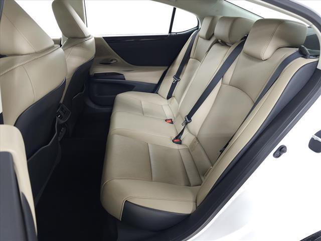 Photo of 2021 Eminent White Pearl Lexus ES 250