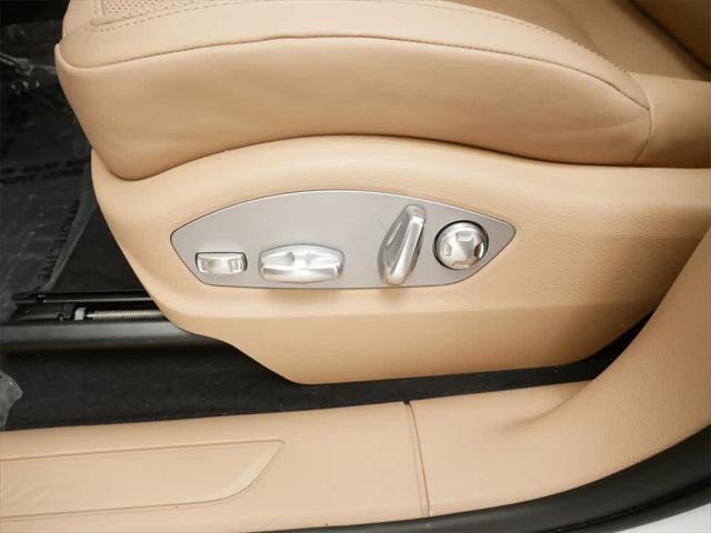 Photo of 2025 White Porsche Macan