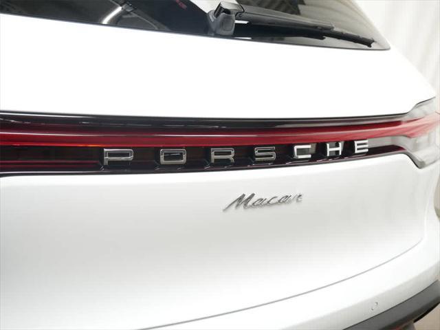 Photo of 2025 White Porsche Macan