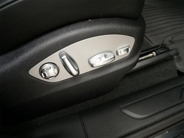 Photo of 2024 Grey Porsche Macan
