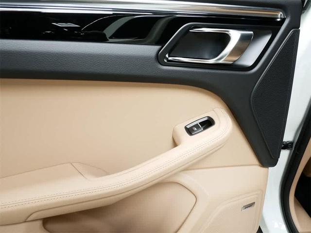 Photo of 2025 White Porsche Macan