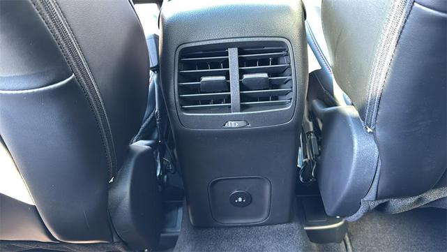 Photo of 2025 Star White Metallic Tri-Coat Ford Escape