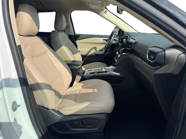 Photo of 2023 Oxford White Ford Explorer