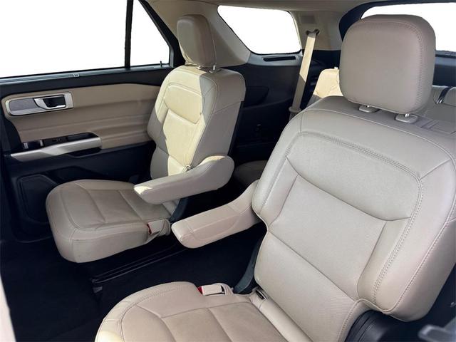 Photo of 2023 Oxford White Ford Explorer