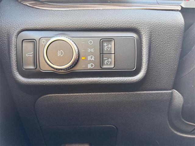 Photo of 2023 Oxford White Ford Explorer