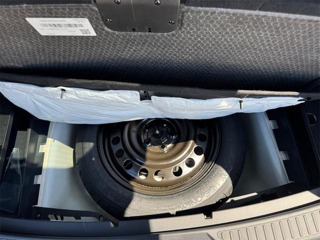 Photo of 2025 Star White Metallic Tri-Coat Ford Explorer