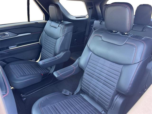 Photo of 2025 Star White Metallic Tri-Coat Ford Explorer