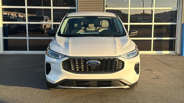 Photo of 2025 Oxford White Ford Escape