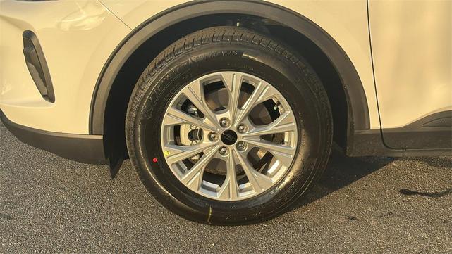 Photo of 2025 Oxford White Ford Escape