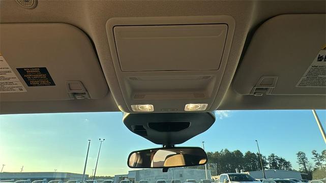 Photo of 2025 Oxford White Ford Escape