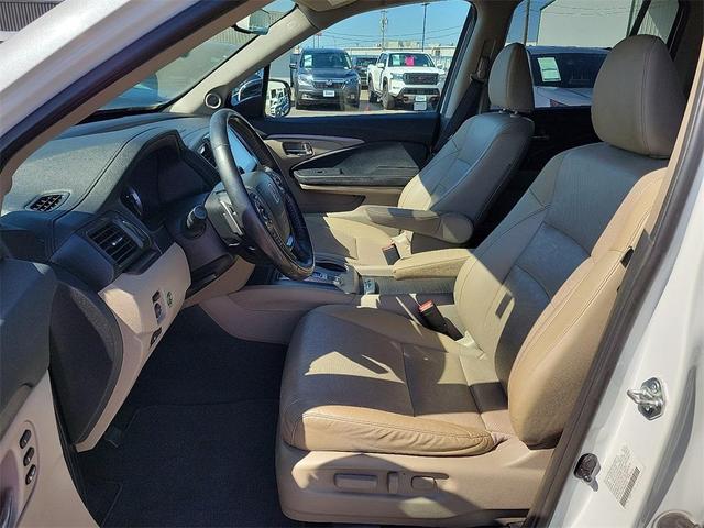 Photo of 2022 White Honda Ridgeline