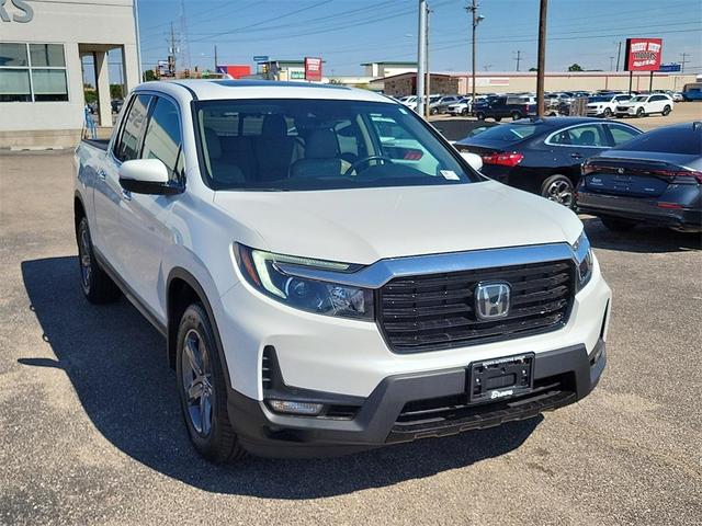 Photo of 2022 White Honda Ridgeline