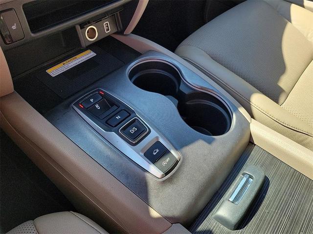 Photo of 2022 White Honda Ridgeline