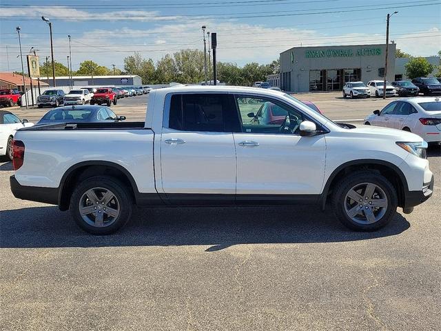 Photo of 2022 White Honda Ridgeline