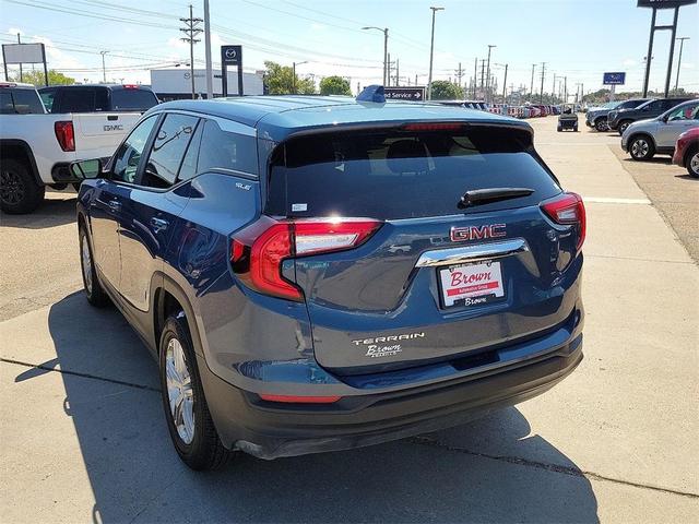 Photo of 2024 Metallic GMC Terrain