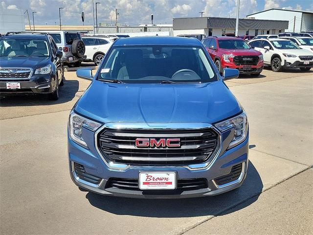 Photo of 2024 Metallic GMC Terrain