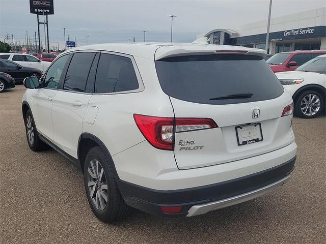 Photo of 2021 White Honda Pilot