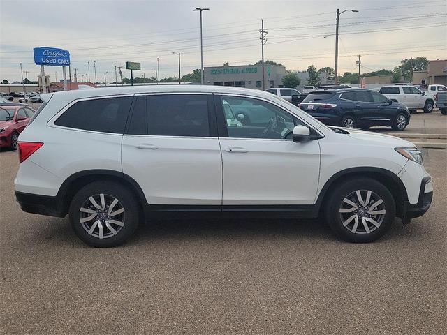 Photo of 2021 White Honda Pilot