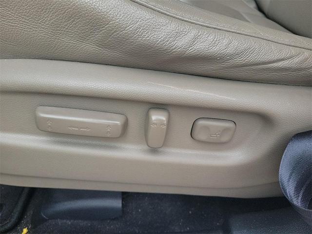 Photo of 2021 White Honda Pilot