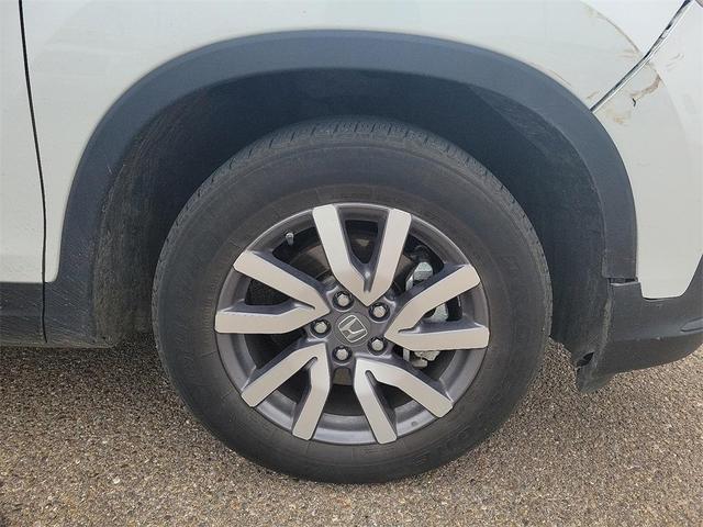 Photo of 2021 White Honda Pilot