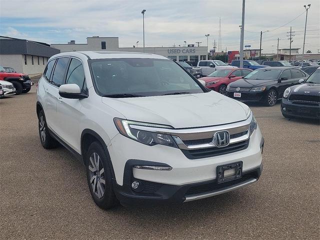 Photo of 2021 White Honda Pilot