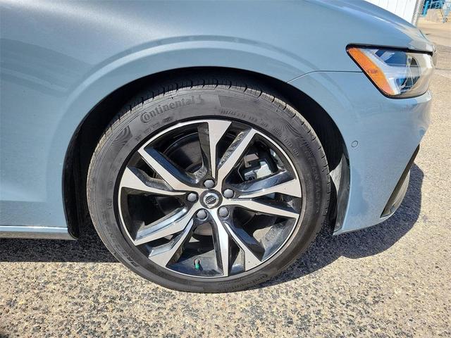 Photo of 2024 Gray Volvo S60