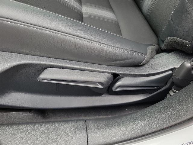 Photo of 2023 White Honda Civic