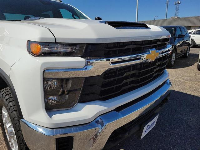 Photo of 2024 Summit White Chevrolet Silverado 2500