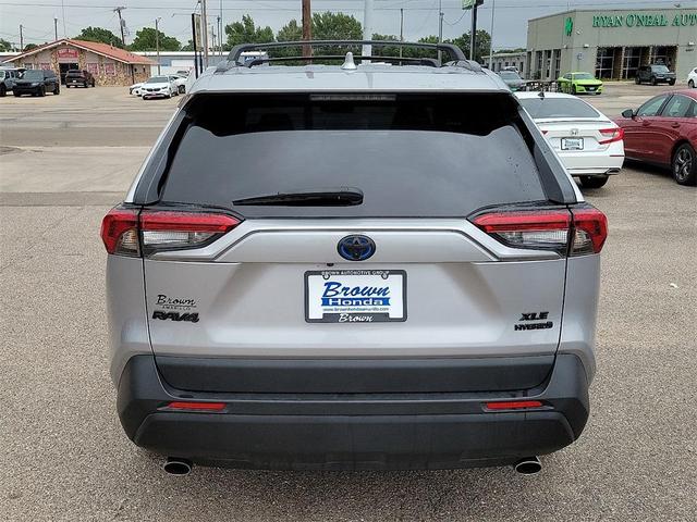 Photo of 2022 Silver Toyota RAV4 Hybrid