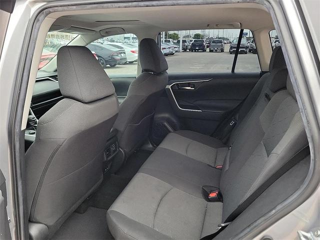Photo of 2022 Silver Toyota RAV4 Hybrid