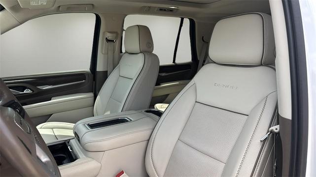 Photo of 2021 Summit White GMC Yukon