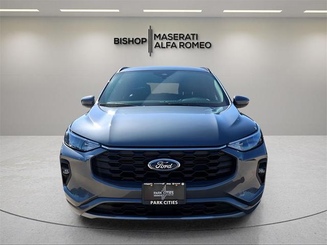 Photo of 2024 Carbonized Gray Metallic Ford Escape